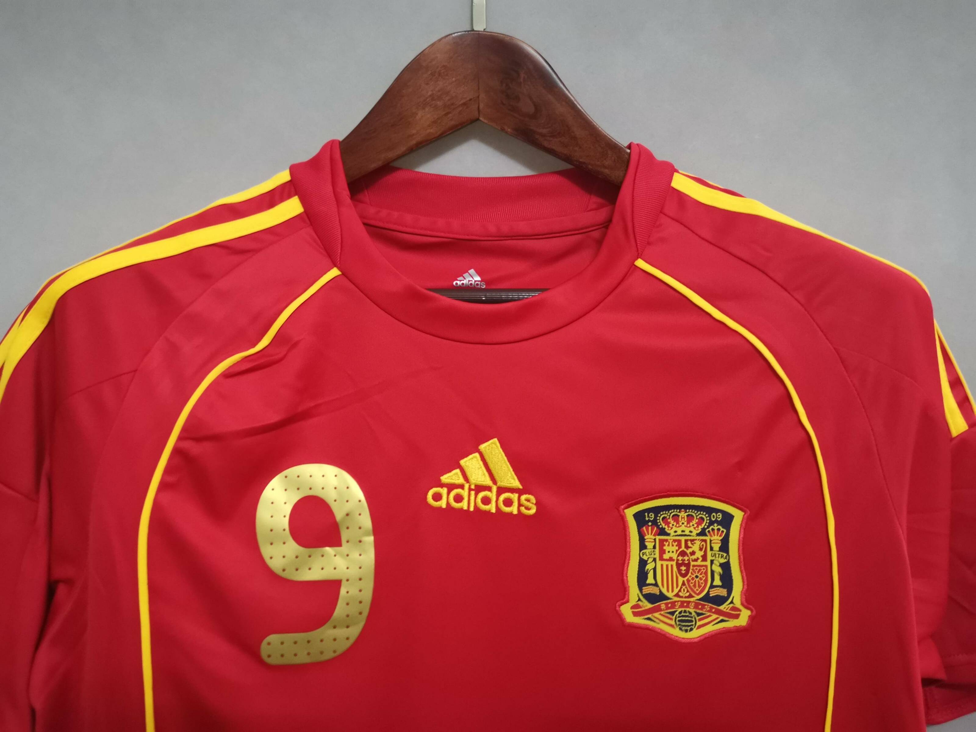 Іспанія 2008 домашня ретро форма - вигляд ззаду