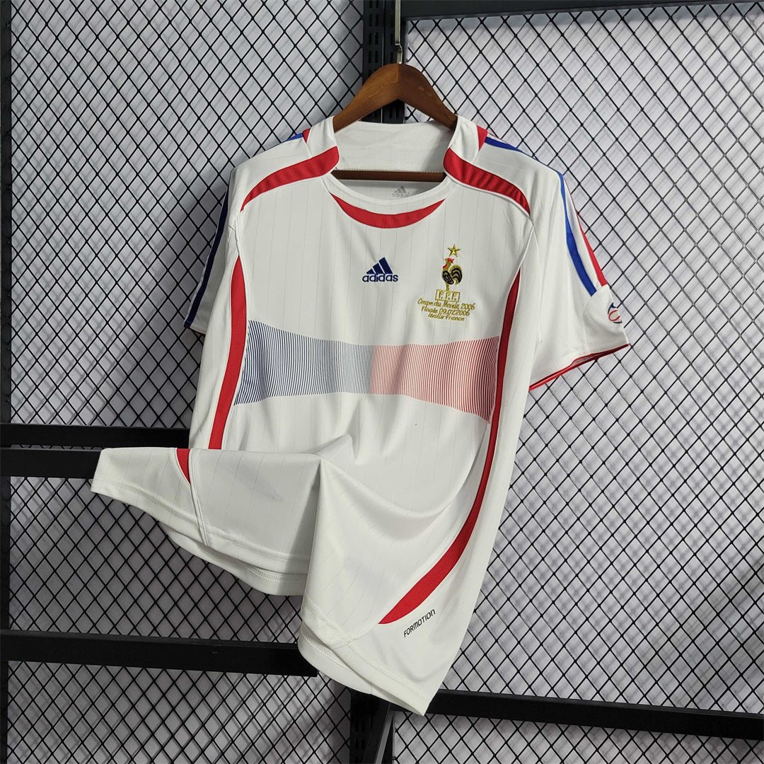 Франція 2006 гостьова ретро форма - деталь емблеми