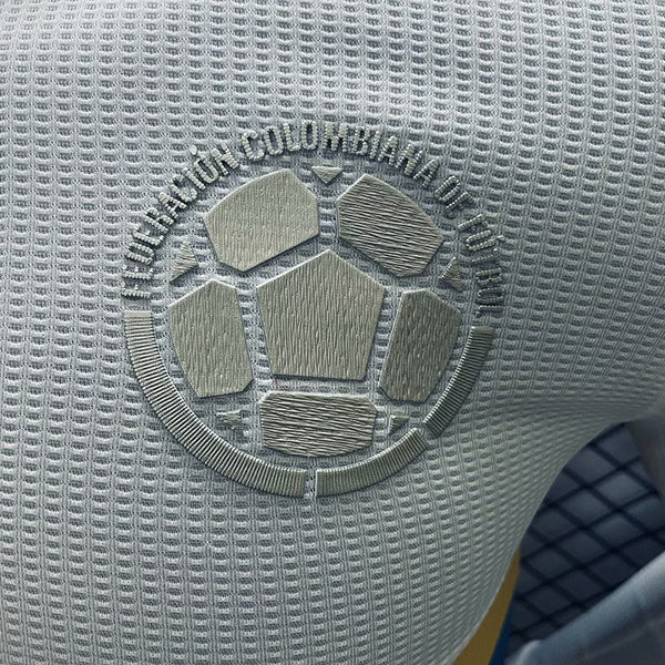 Колумбія 2024 ювілейна форма - деталь емблеми
