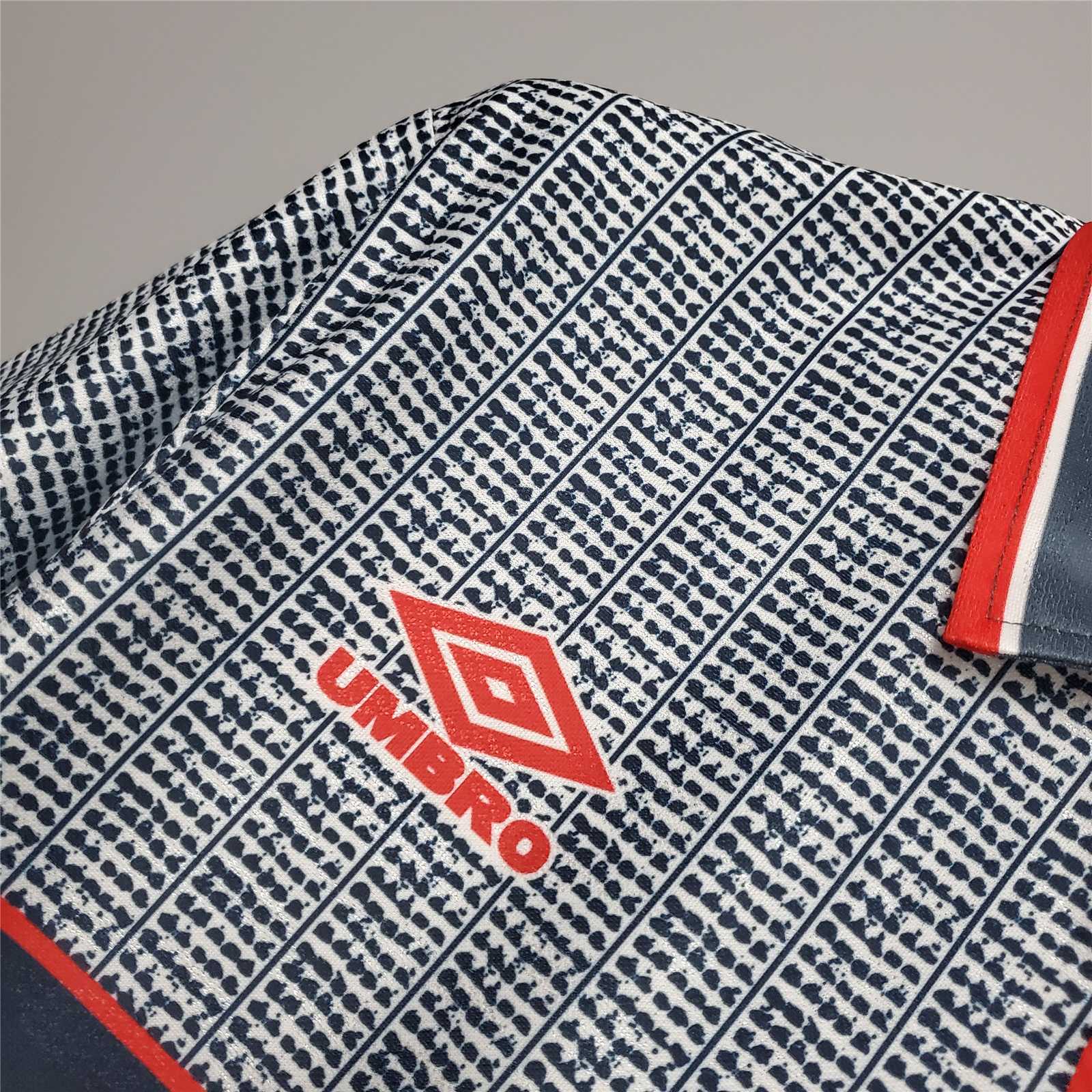 Манчестер Юнайтед 1995-1996 гостьова ретро форма - вигляд ззаду