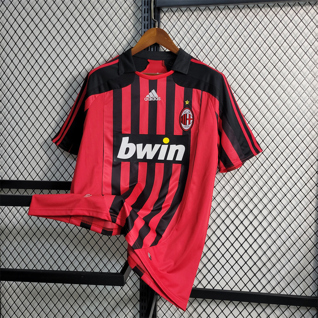 Мілан 2007-2008 домашня ретро форма - деталь емблеми