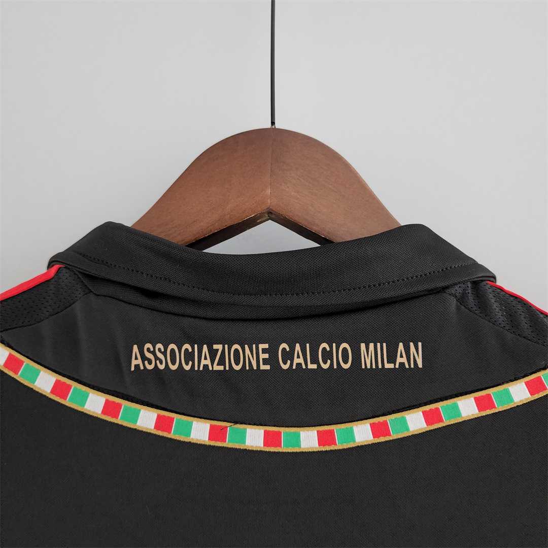 Мілан 2011-2012 третя ретро форма - крупний план