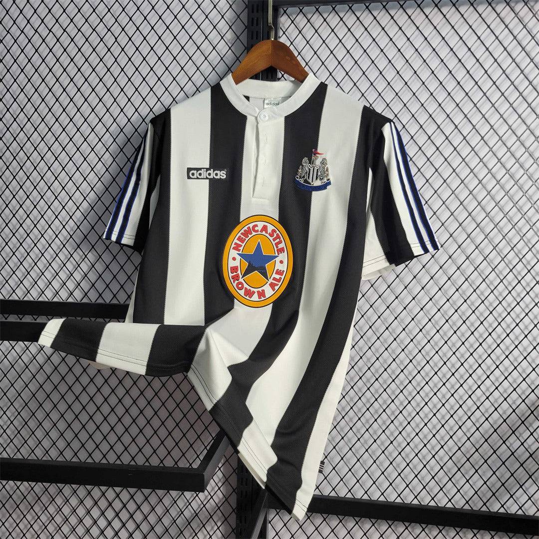 Ньюкасл 1995-1997 домашня ретро форма - деталь комірця
