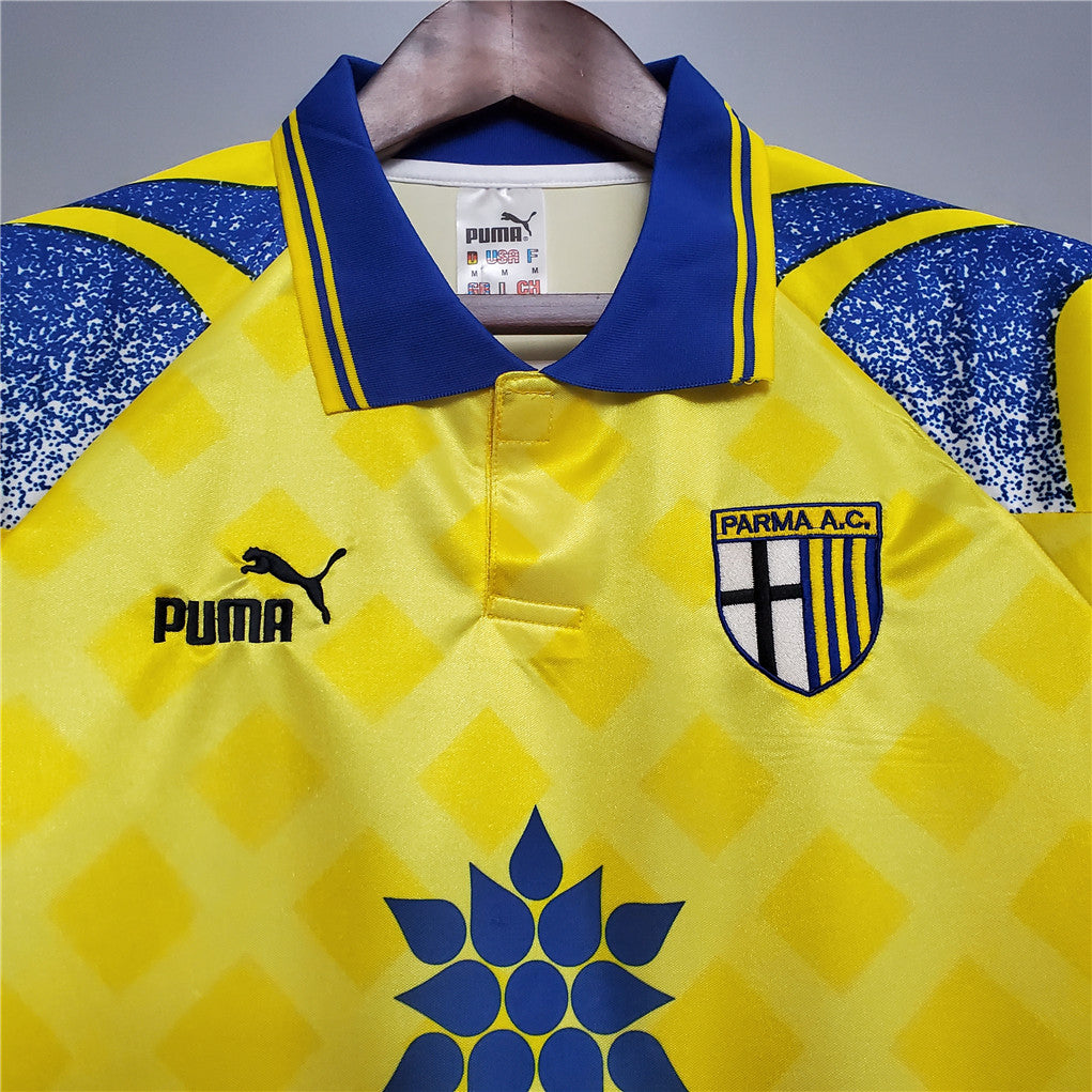 Парма 1995-1997 гостьова ретро форма - деталь комірця