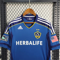 LA Galaxy 2011-2012 гостьова ретро форма - деталь емблеми
