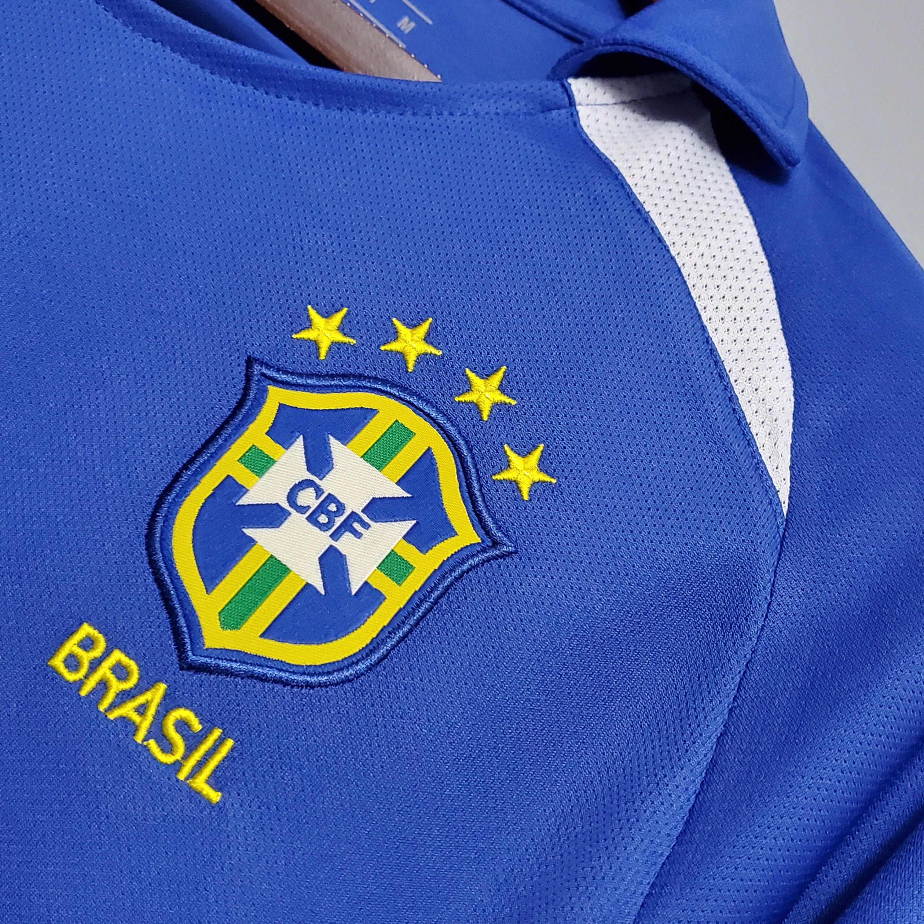 Бразилія 2001-2002 гостьова ретро форма - деталь комірця