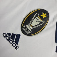 LA Galaxy 2012-2013 домашня ретро форма - деталь емблеми