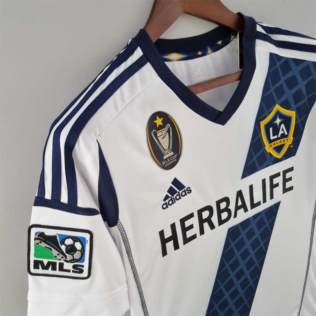 LA Galaxy 2012-2013 домашня ретро форма - деталь емблеми