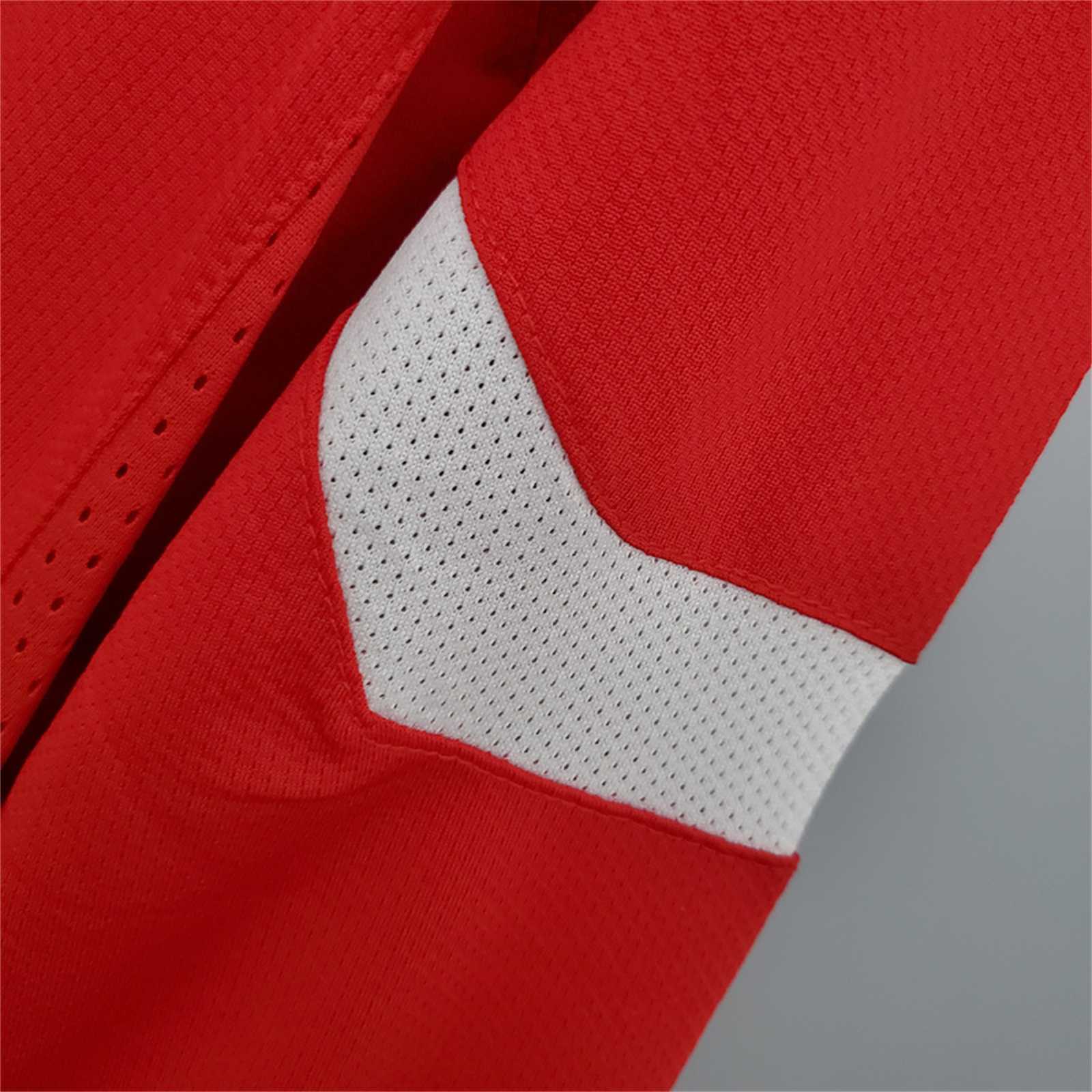 Манчестер Юнайтед 2004-2006 домашня ретро форма - деталь комірця
