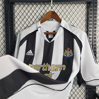Ньюкасл 2005-2006 домашня ретро форма - деталь комірця