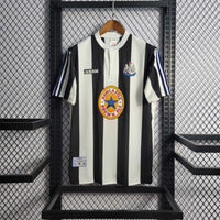 Ньюкасл 1995-1997 домашня ретро форма - вигляд спереду
