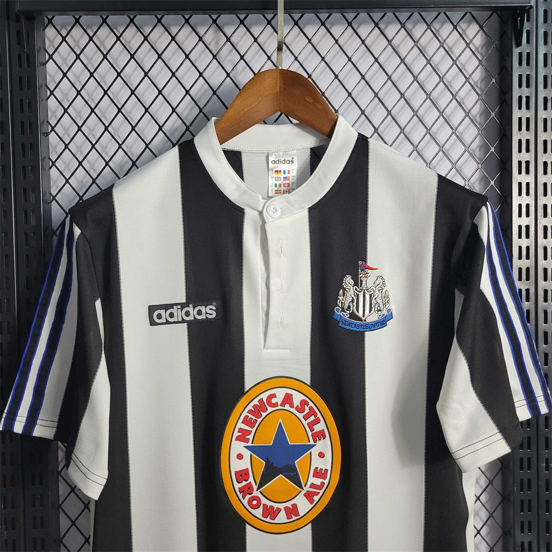 Ньюкасл 1995-1997 домашня ретро форма - вигляд ззаду