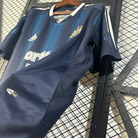 Ньюкасл 2004-2005 домашня ретро форма - вигляд спереду