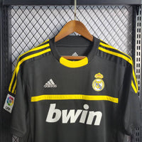 Реал Мадрид 2011-2012 гостьова ретро форма - вигляд ззаду