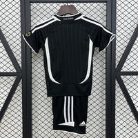 Реал Мадрид 2006-2007 гостьова ретро форма - вигляд ззаду