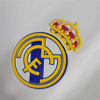 Реал Мадрид 2011-2012 домашня ретро форма - деталь емблеми