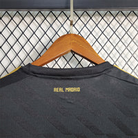Реал Мадрид 2011-2012 гостьова ретро форма - крупний план