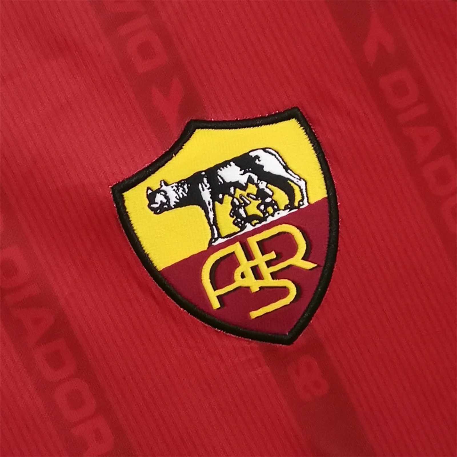 Рома 1999-2000 домашня ретро форма - деталь емблеми