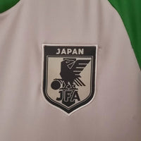 Японія 2022  форма - вигляд ззаду